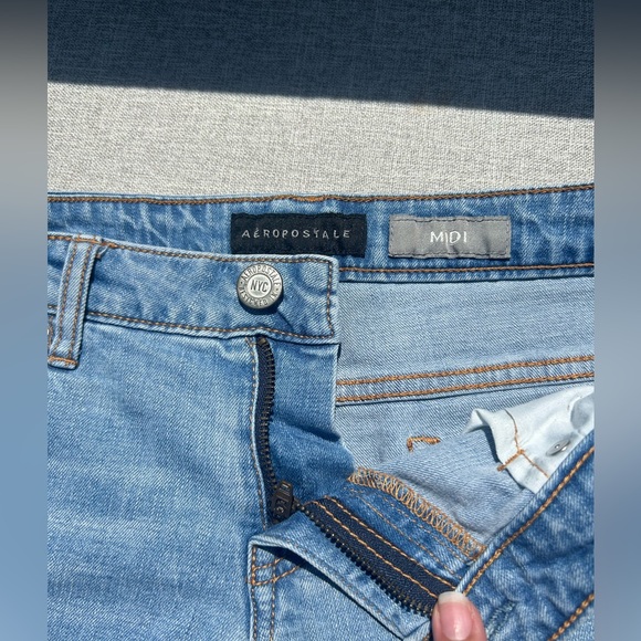 Aeropostale Midi Jean Shorts Distressed - Picture 3 of 4
